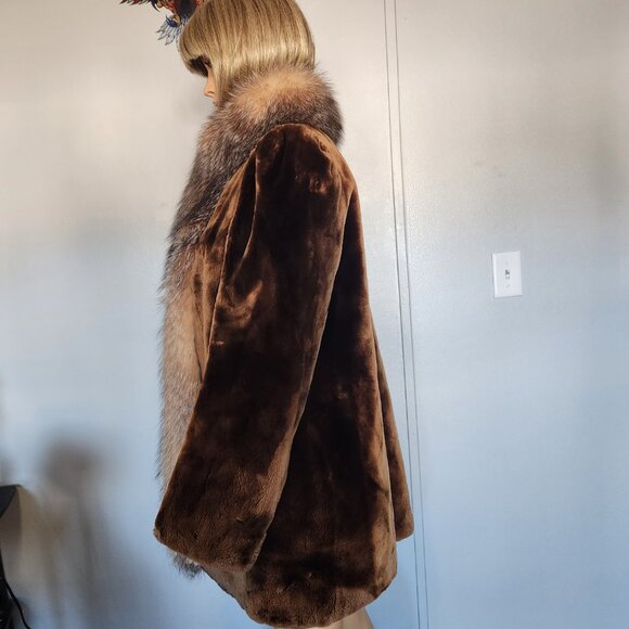 #700 Small sheared lamb/fox fur coat - Picture 3 of 5